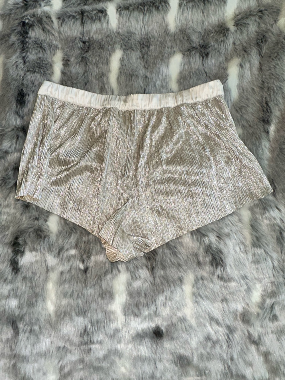 Victorias Secret Pleated Gold Sleep Shorts M - Picture 5 of 5